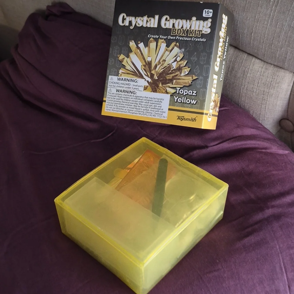 Toysmith Topaz Yellow Crystal Growing Kit New